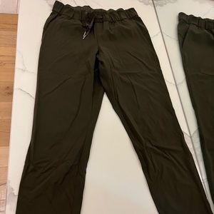 Lululemon stretch jogger pants
